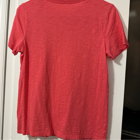 old navy wear everywhere tee - Picture 2 of 3